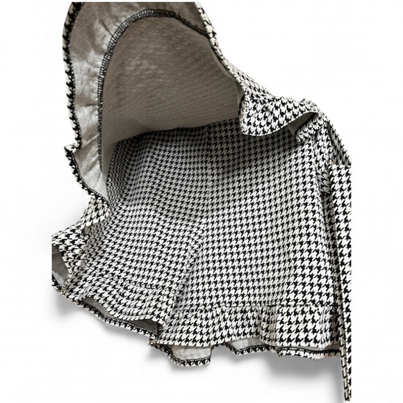 White Birch Women’s Black & White Houndstooth Macarena Shorts w/ Scallop Hems M - Picture 3 of 6